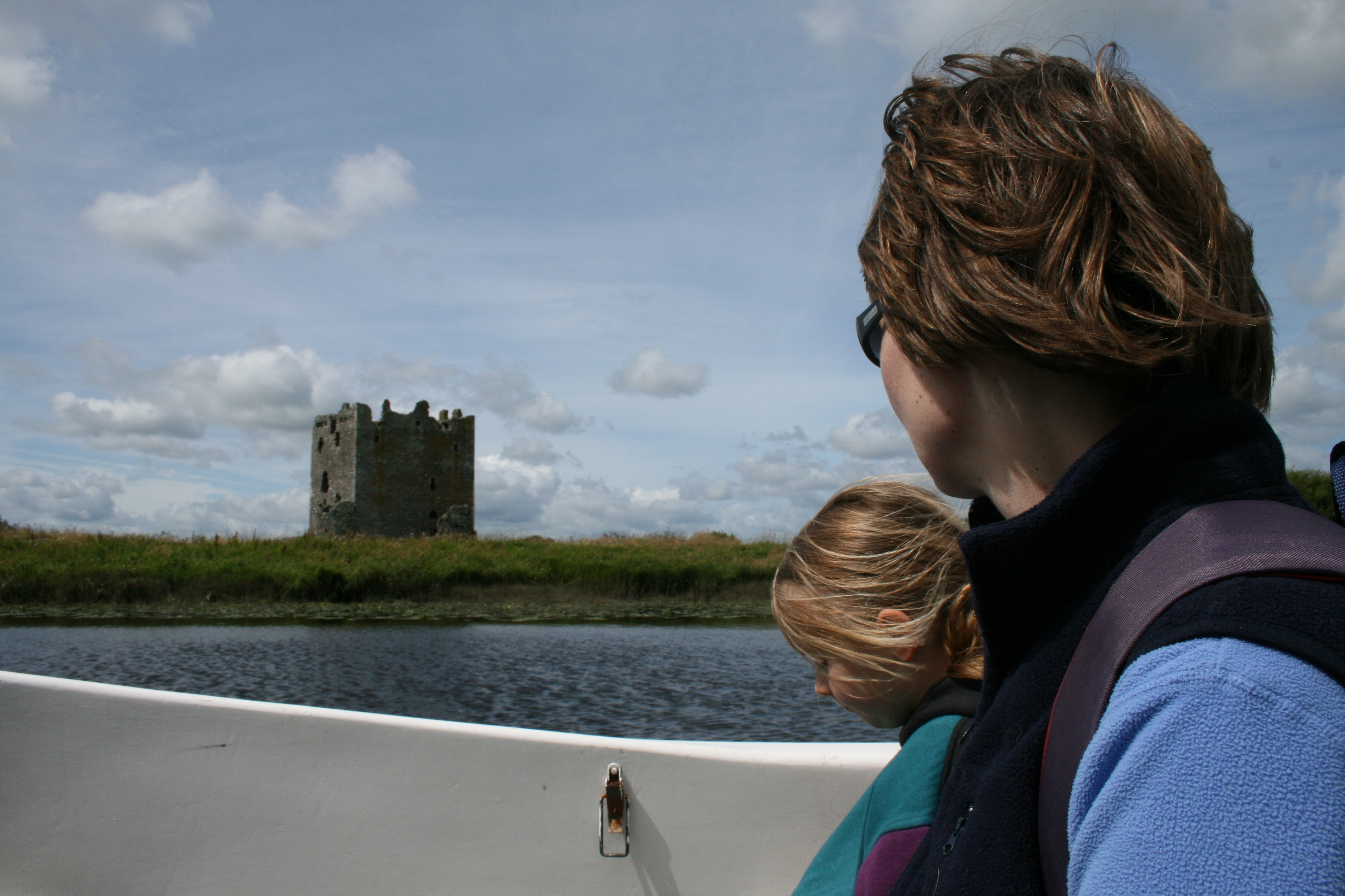 Crossing to Threave Castle