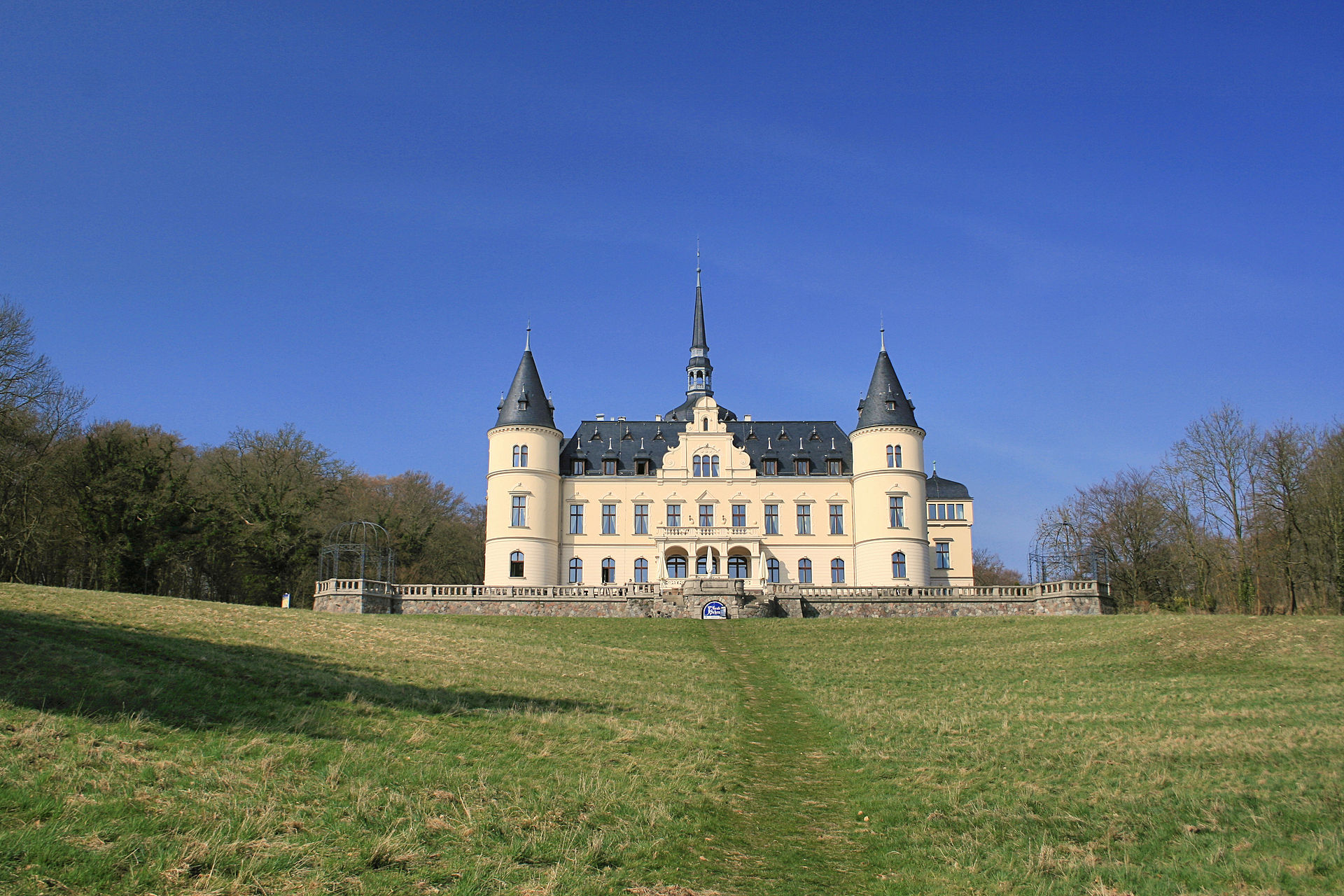 Ralsviek Castle